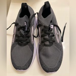 Levitate StealthFit 5 Running Shoe (Women)